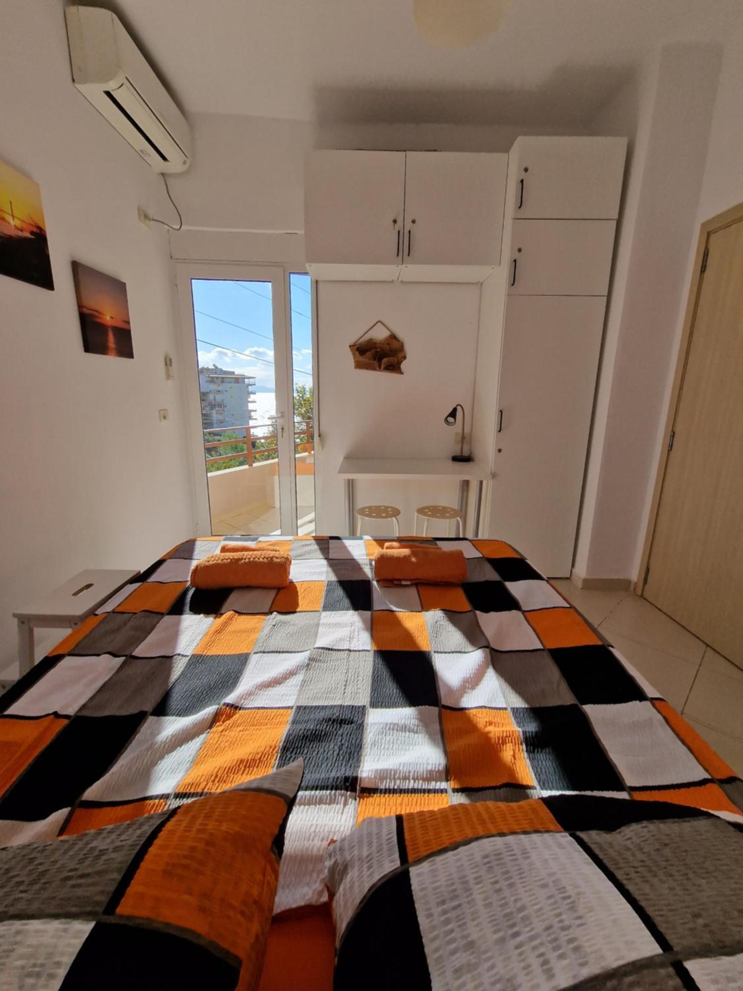 Orange Corner Apartment Sarandë エクステリア 写真